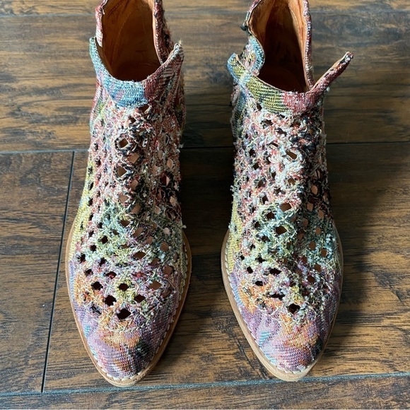 Jeffrey Campbell - Picture 3 of 16